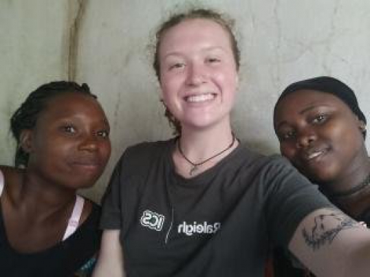 Mia volunteered with entrepreneurs in Tanzania!