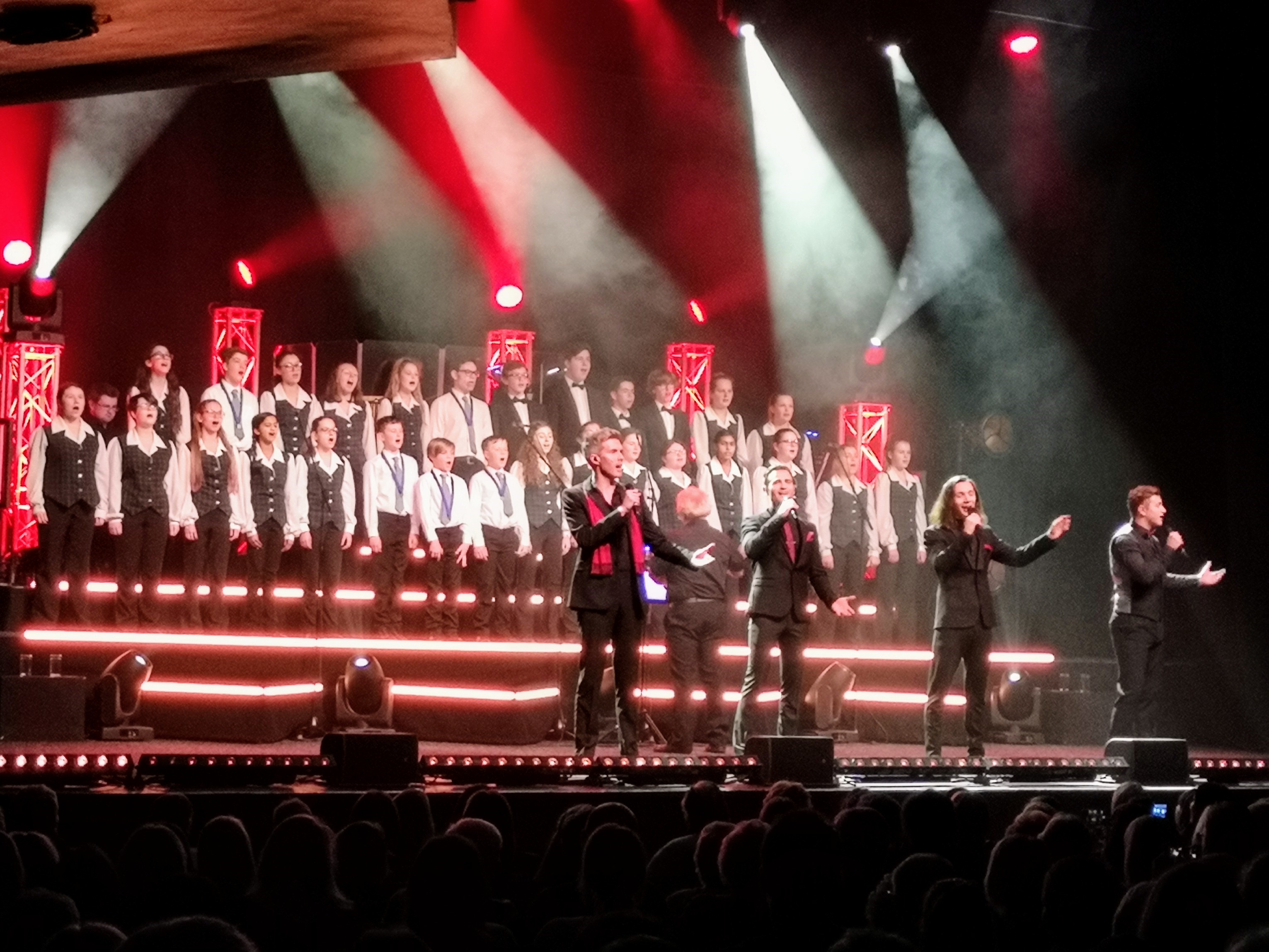 Southend Boys’ and Girls’ Choir perform with Collabro!